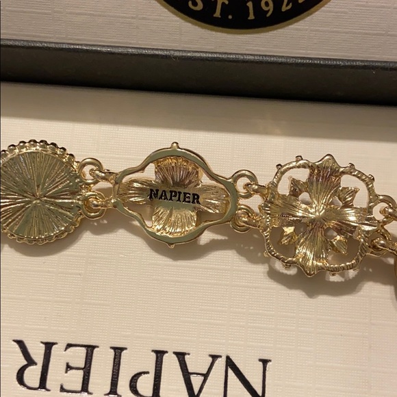 Napier Bracelet Brand New🛍Mother’s Day! - Picture 4 of 4